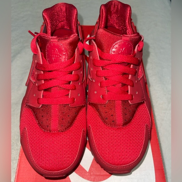 Nike Air Huarache Triple Red - Picture 3 of 5